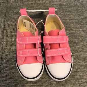 NWT Koala Kids Size 8 Sneakers